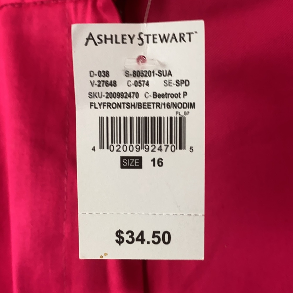 Women’s shorts - Picture 2 of 2